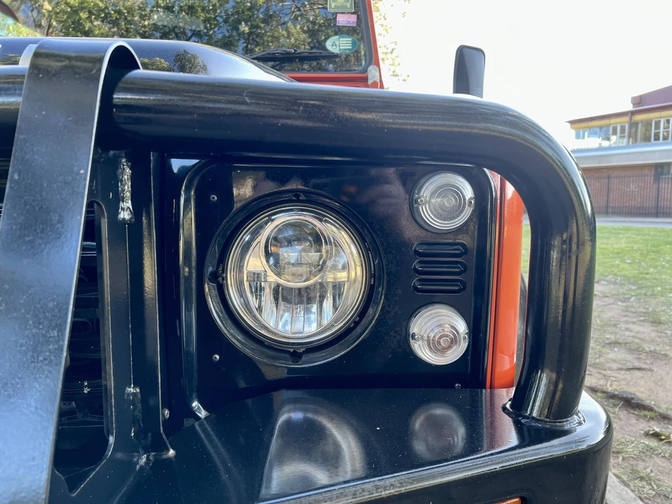 2015 Land Rover Defender 110 - Image 16 of 31