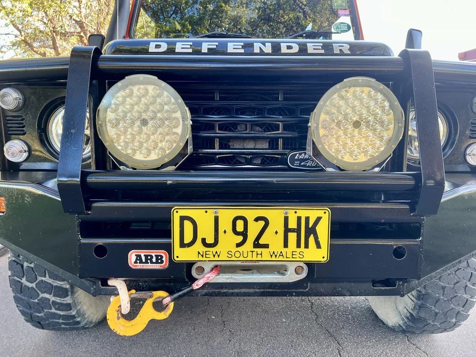 2015 Land Rover Defender 110 - Image 19 of 31