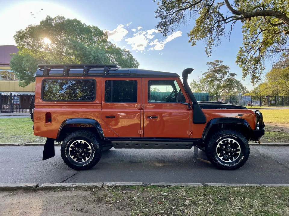 2015 Land Rover Defender 110 - Image 4 of 31