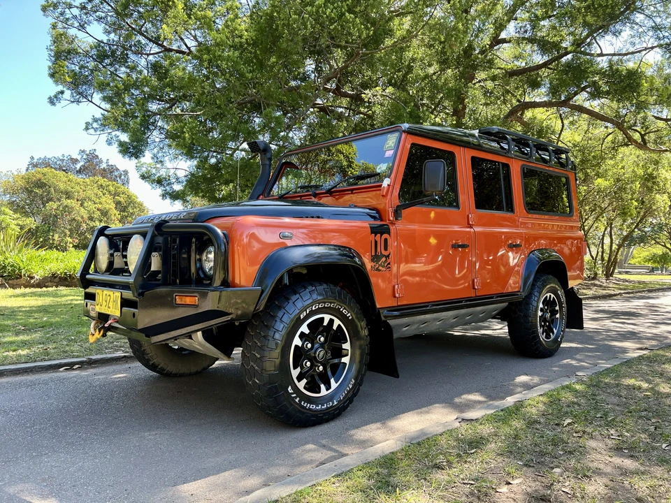 2015 Land Rover Defender 110 - Image 9 of 31