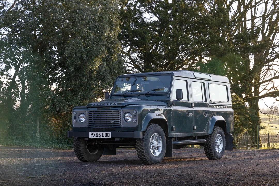 2015 Land Rover Defender 110 - Image 4 of 31