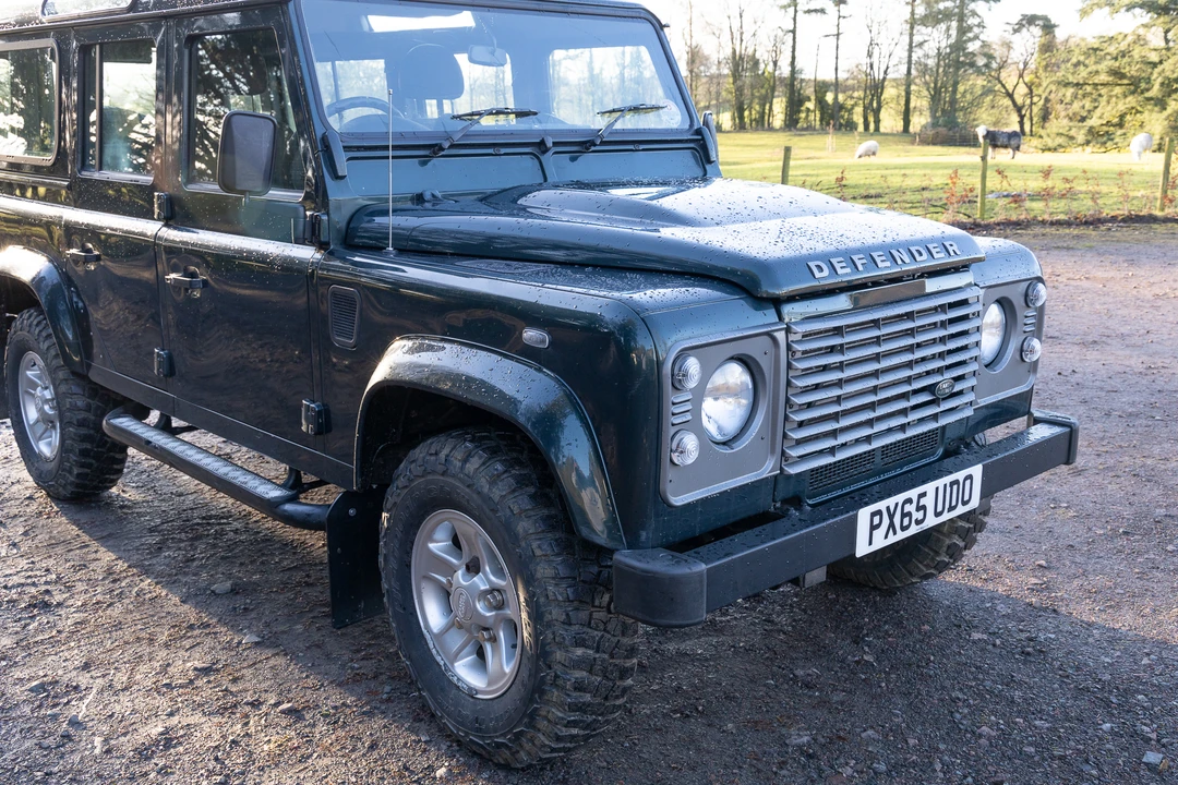 2015 Land Rover Defender 110 - Image 12 of 31