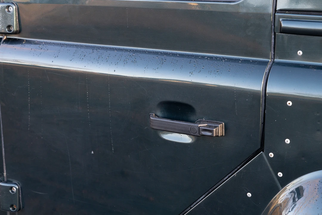 2015 Land Rover Defender 110 - Image 19 of 31