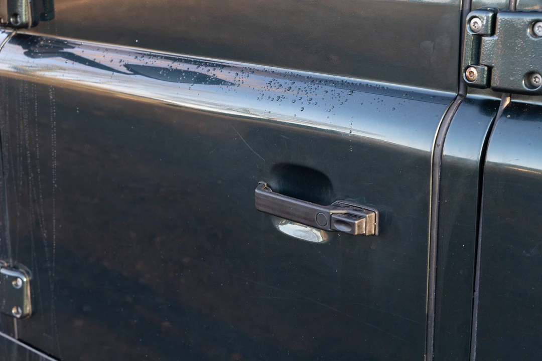 2015 Land Rover Defender 110 - Image 20 of 31