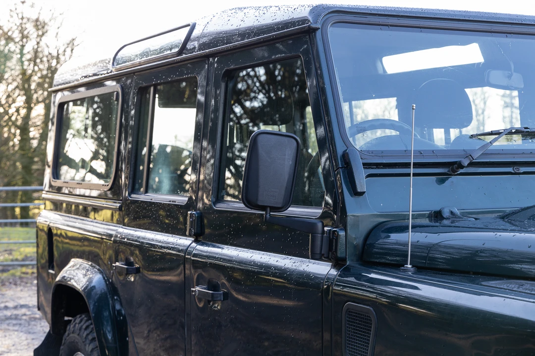 2015 Land Rover Defender 110 - Image 25 of 31