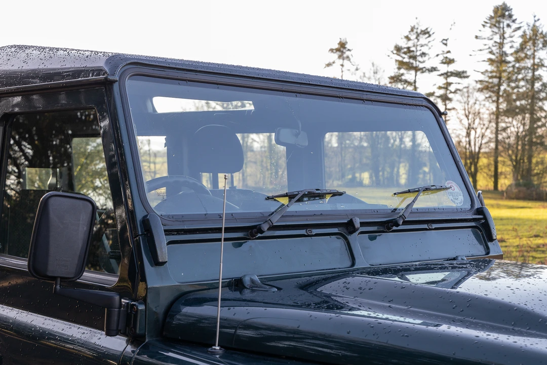 2015 Land Rover Defender 110 - Image 13 of 31