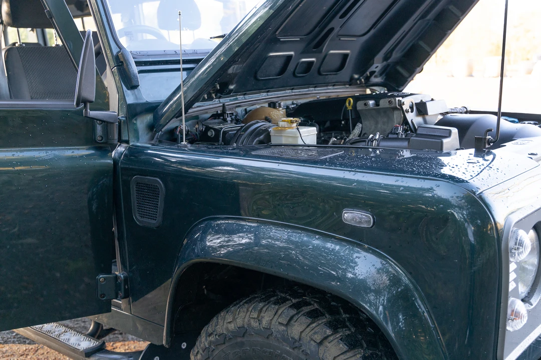 2015 Land Rover Defender 110 - Image 30 of 31