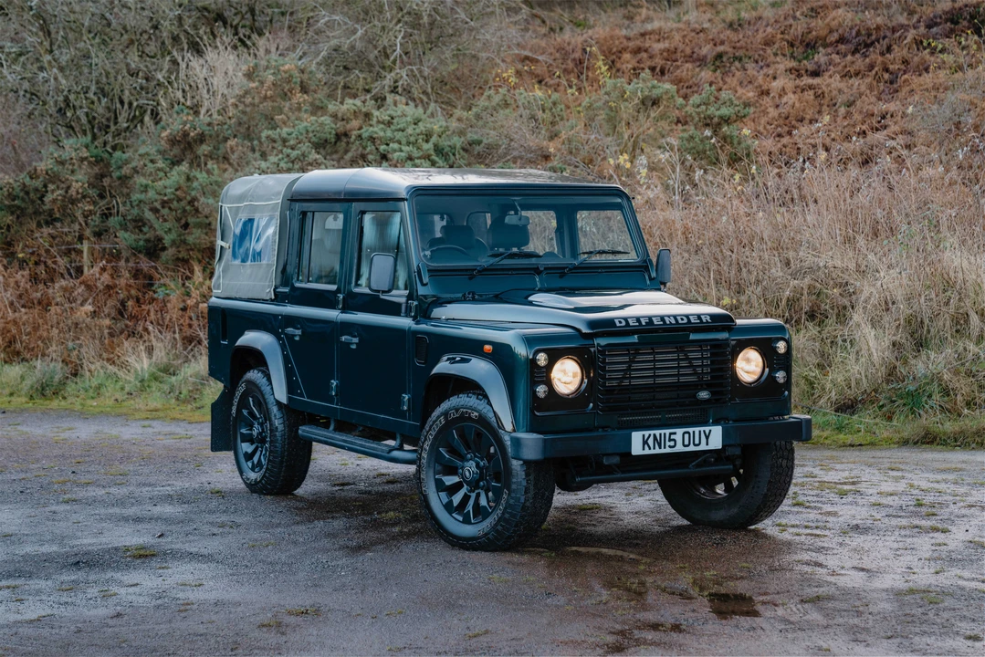 2015 Land Rover Defender 110 - Image 3 of 31