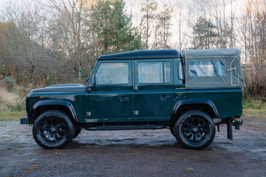 2015 Land Rover Defender 110 - Image 8 of 31