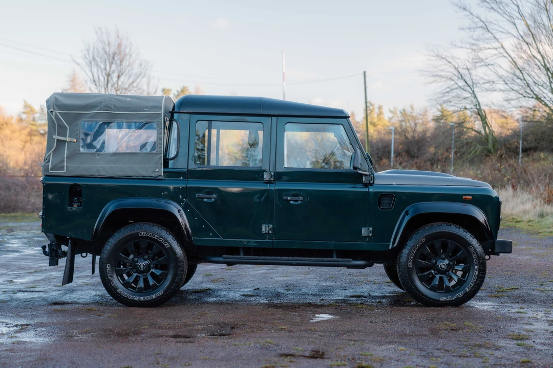 2015 Land Rover Defender 110 - Image 4 of 31