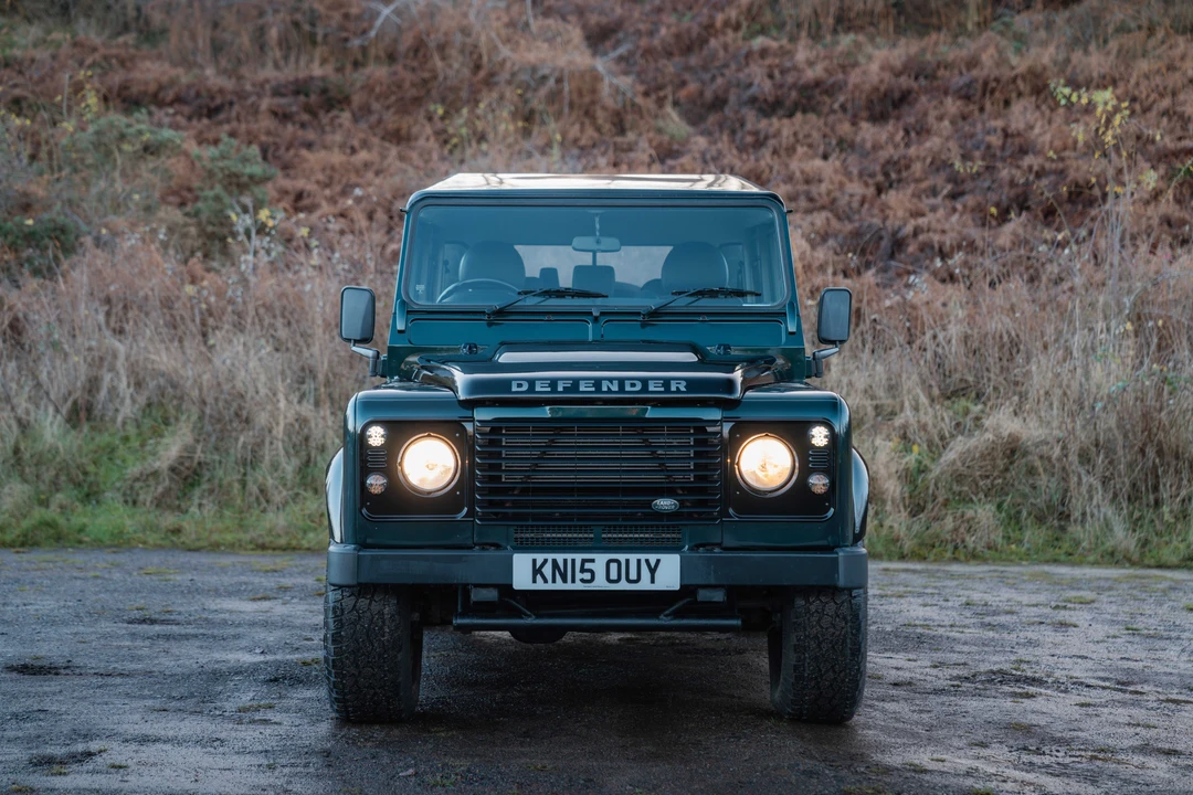 2015 Land Rover Defender 110 - Image 2 of 31