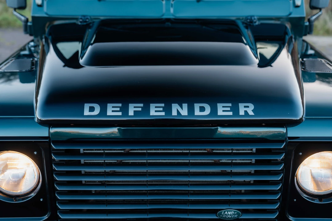 2015 Land Rover Defender 110 - Image 12 of 31