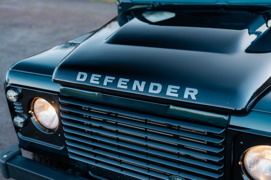 2015 Land Rover Defender 110 - Image 13 of 31