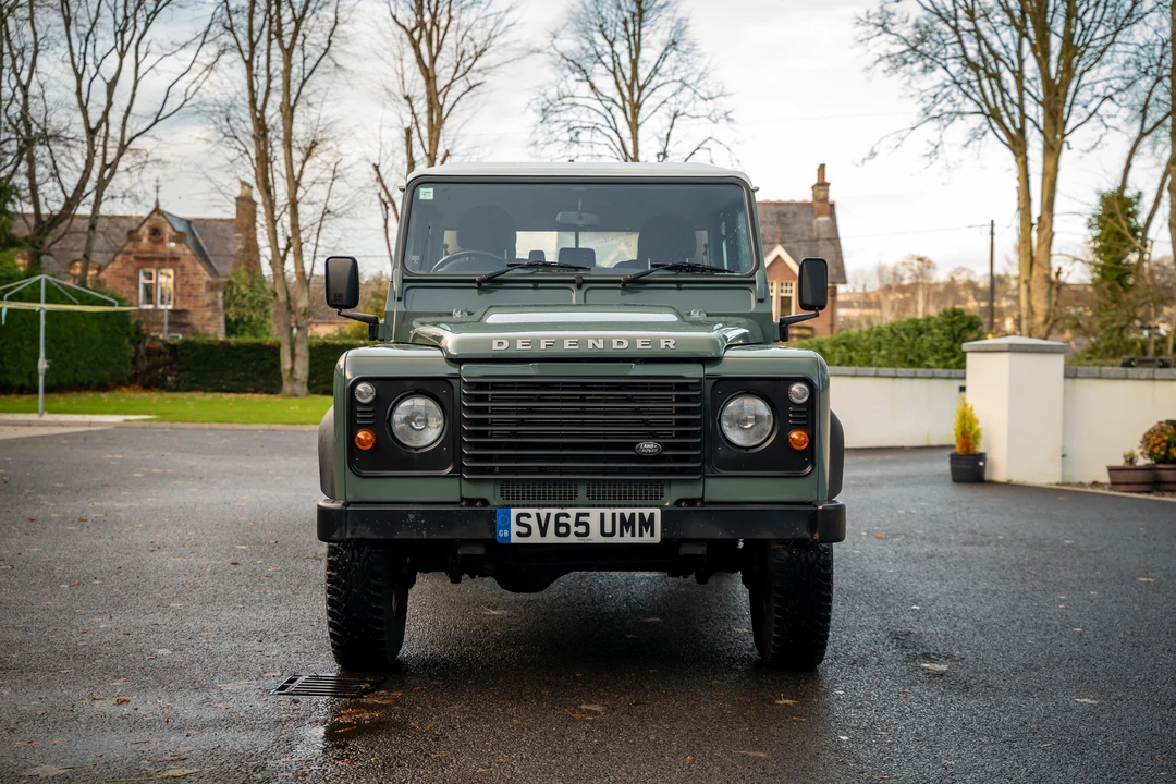 2015 Land Rover Defender 110 - Image 2 of 31