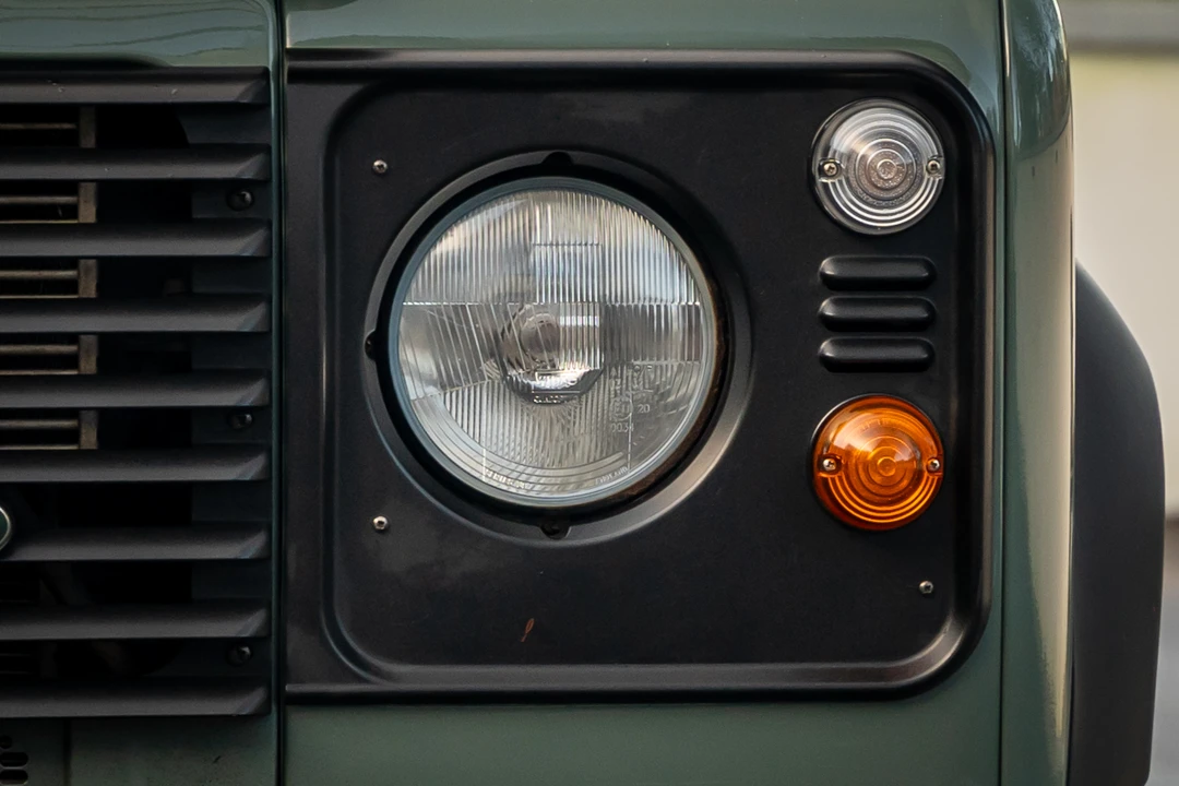 2015 Land Rover Defender 110 - Image 22 of 31