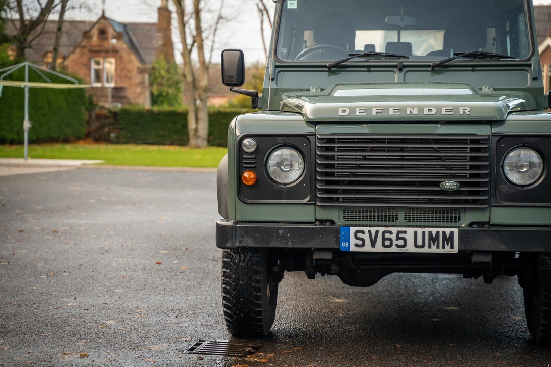 2015 Land Rover Defender 110 - Image 23 of 31