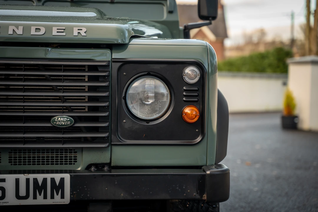 2015 Land Rover Defender 110 - Image 25 of 31