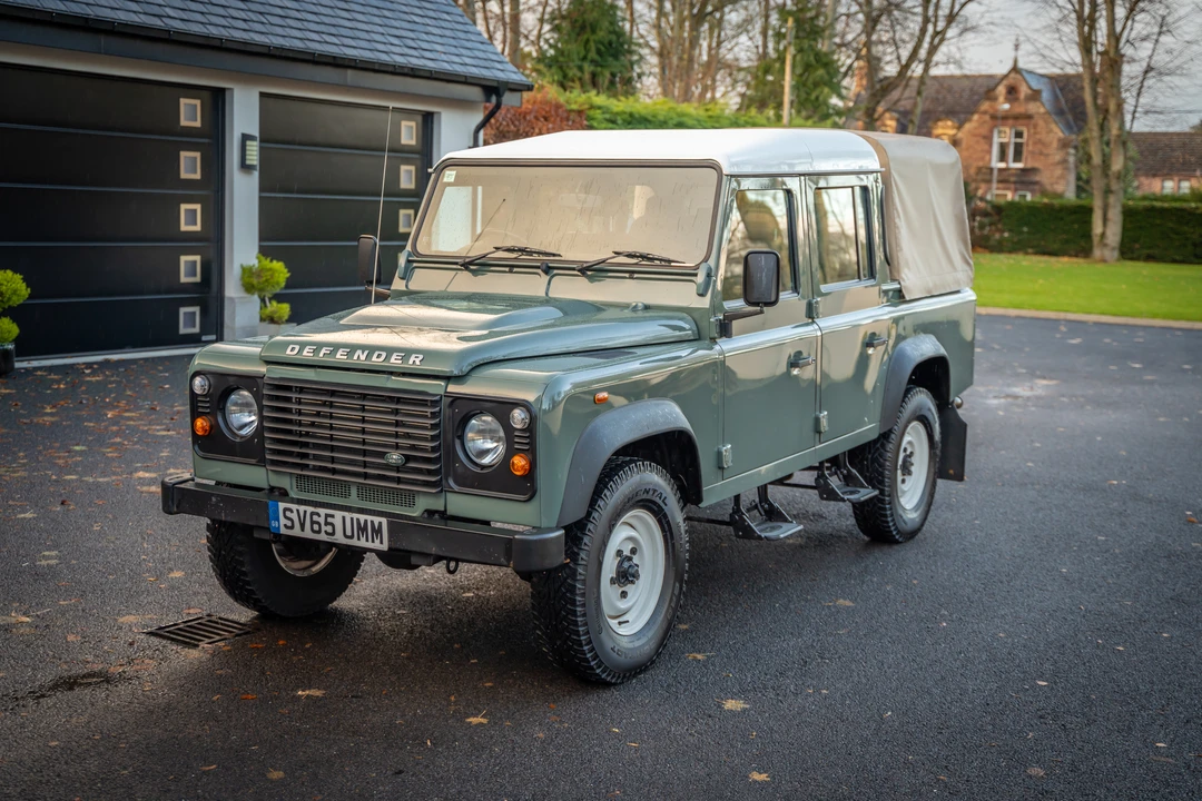 2015 Land Rover Defender 110 - Image 3 of 31