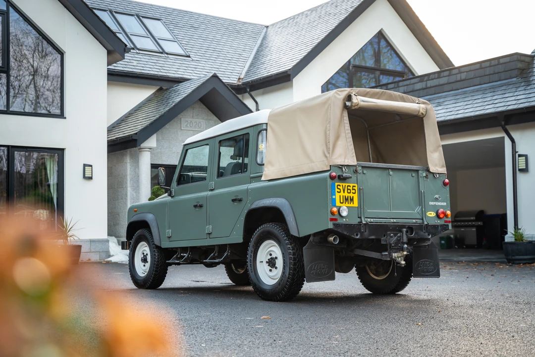2015 Land Rover Defender 110 - Image 12 of 31