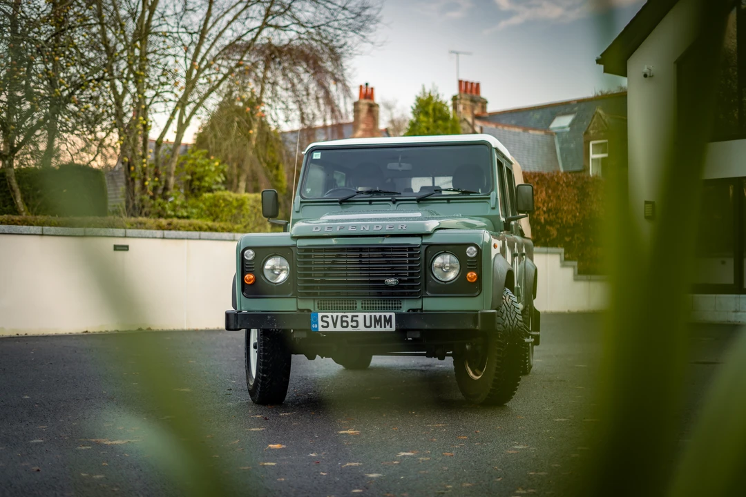 2015 Land Rover Defender 110 - Image 16 of 31