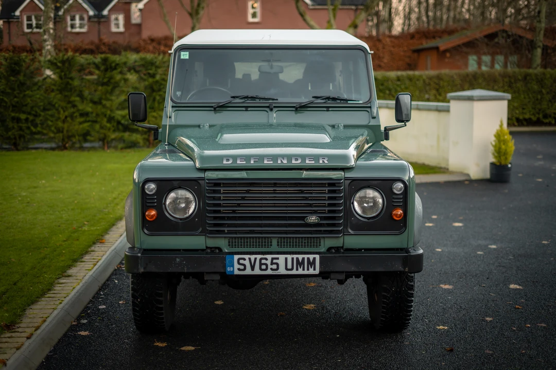 2015 Land Rover Defender 110 - Image 19 of 31