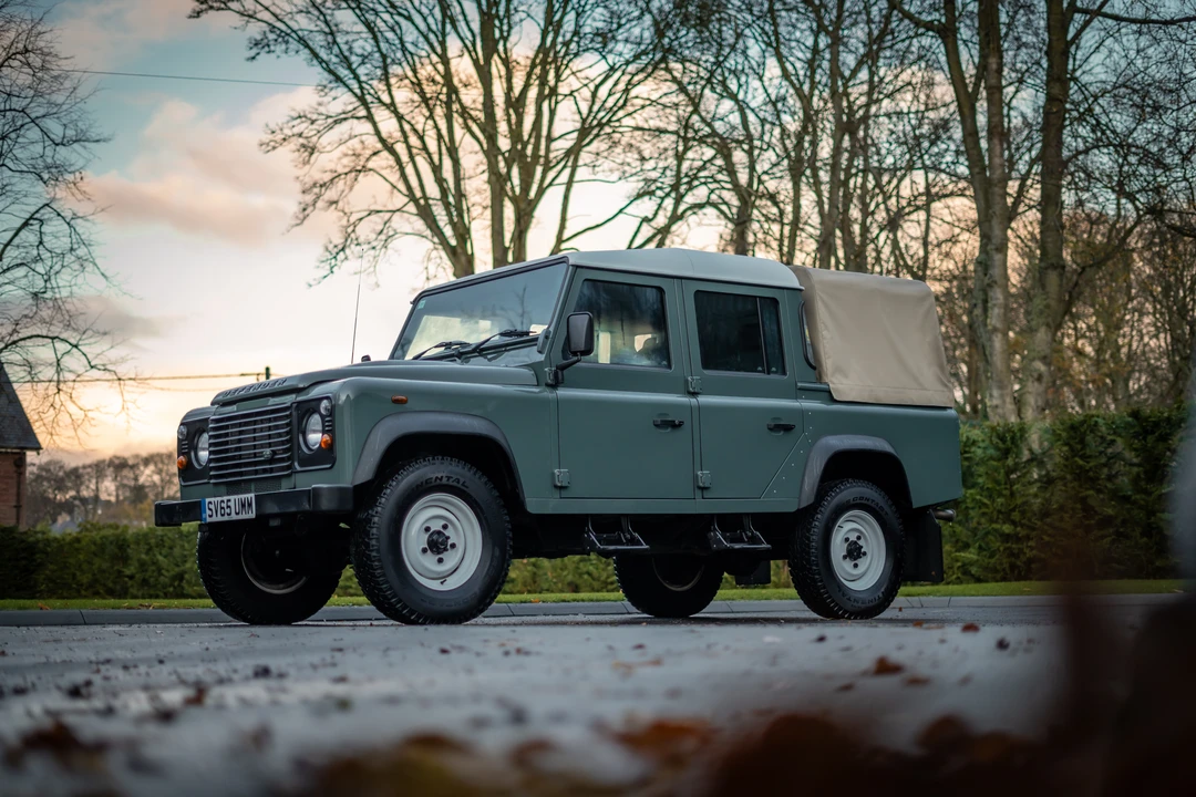 2015 Land Rover Defender 110 - Image 20 of 31