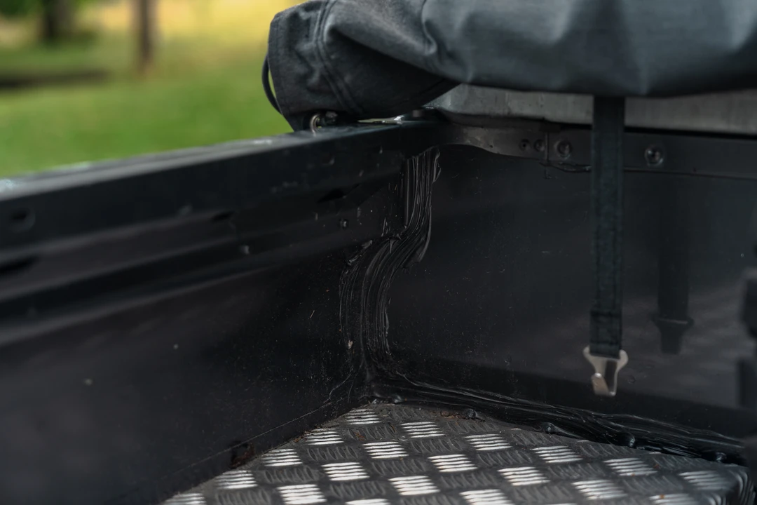 2015 Land Rover Defender 110 - Image 11 of 31