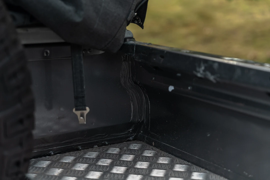 2015 Land Rover Defender 110 - Image 12 of 31