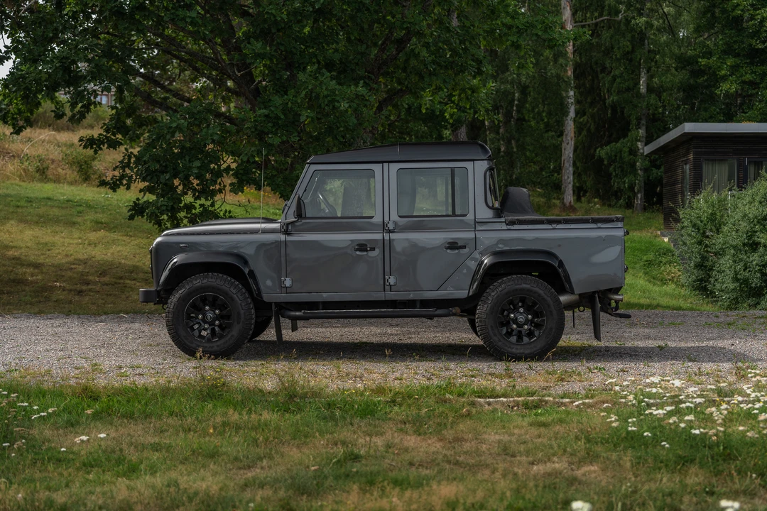 2015 Land Rover Defender 110 - Image 8 of 31