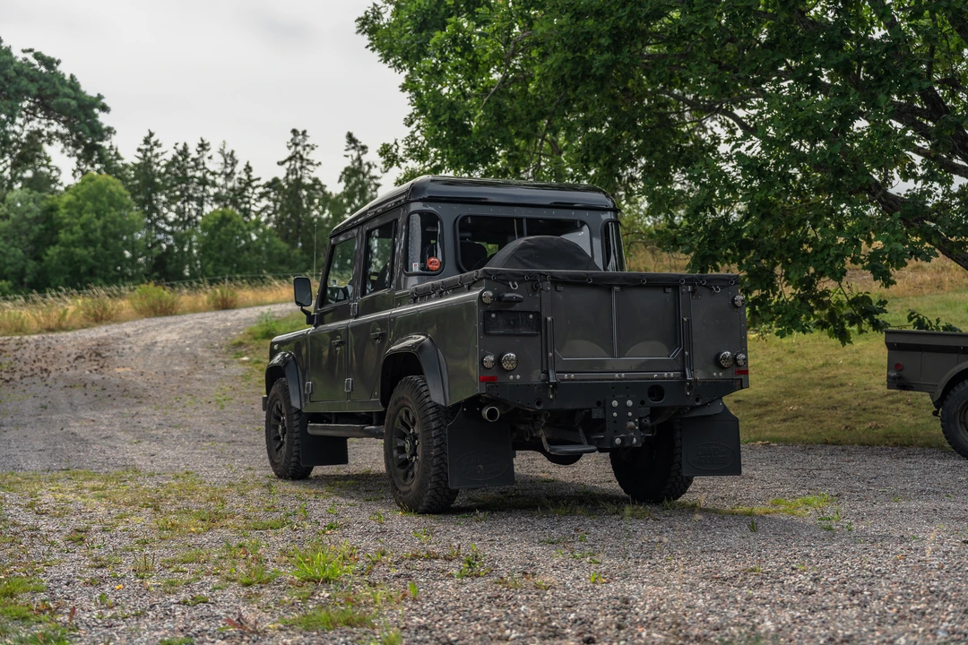 2015 Land Rover Defender 110 - Image 7 of 31