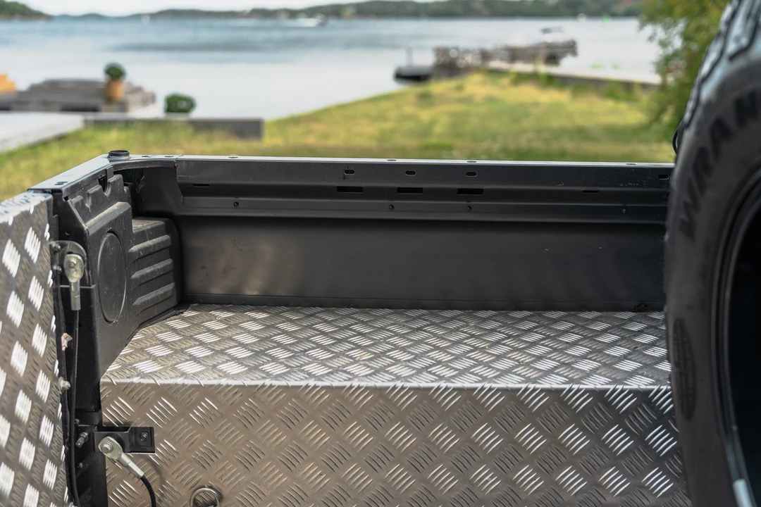 2015 Land Rover Defender 110 - Image 20 of 31