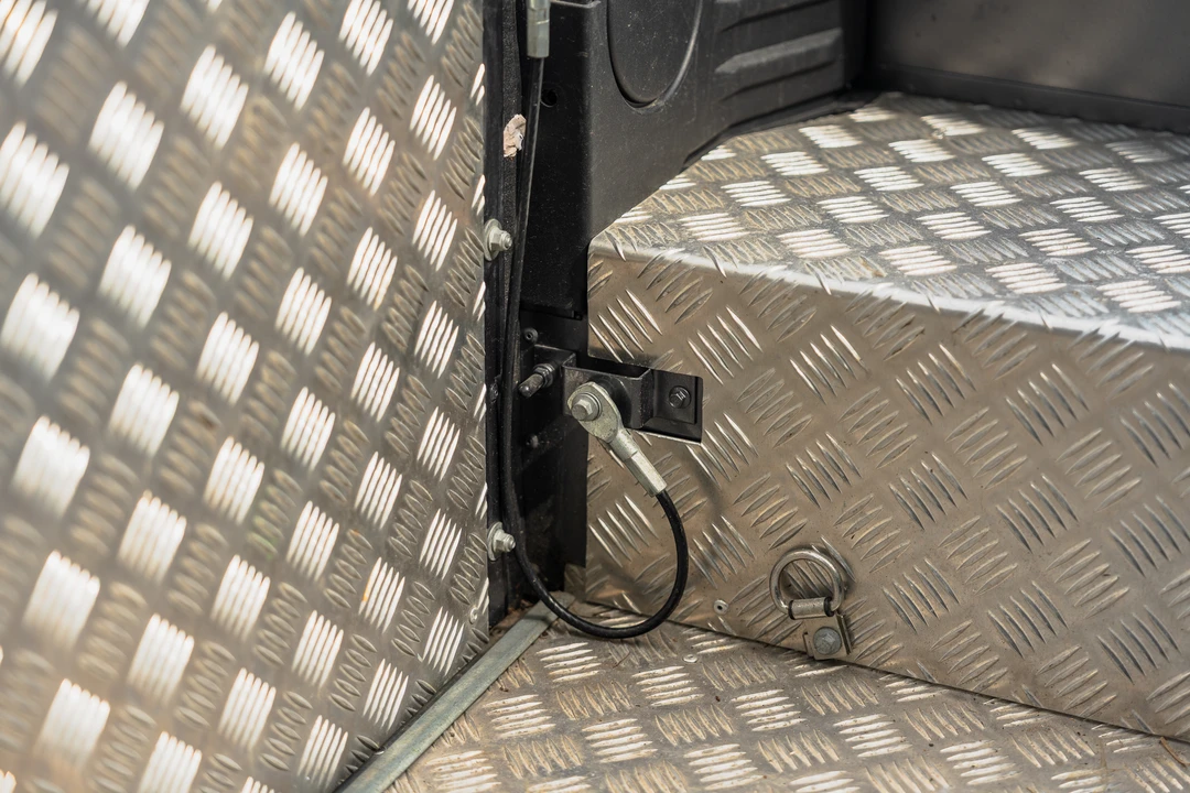 2015 Land Rover Defender 110 - Image 23 of 31