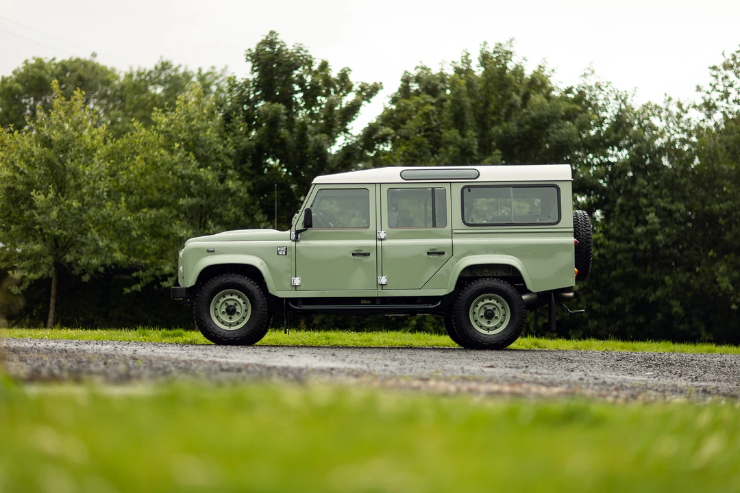 2015 Land Rover Defender 110 - Image 12 of 31