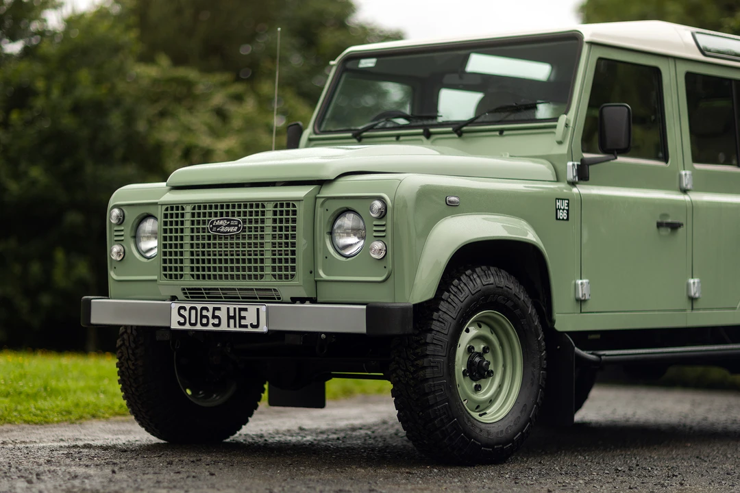 2015 Land Rover Defender 110 - Image 24 of 31