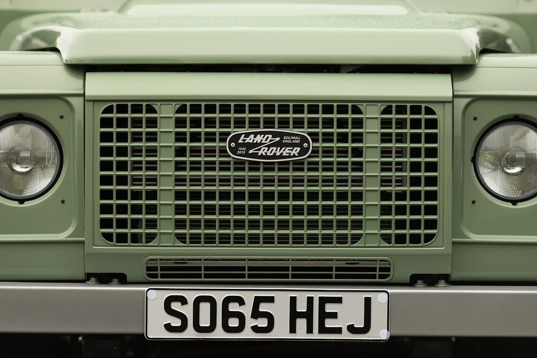 2015 Land Rover Defender 110 - Image 27 of 31