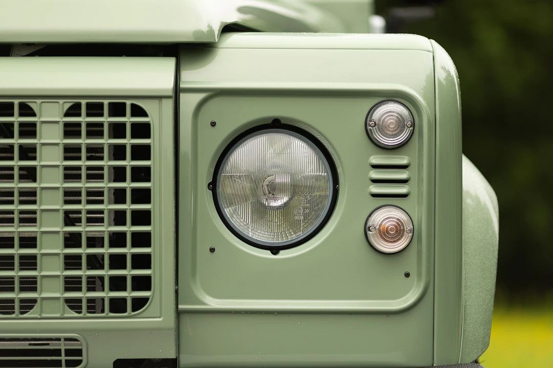 2015 Land Rover Defender 110 - Image 29 of 31
