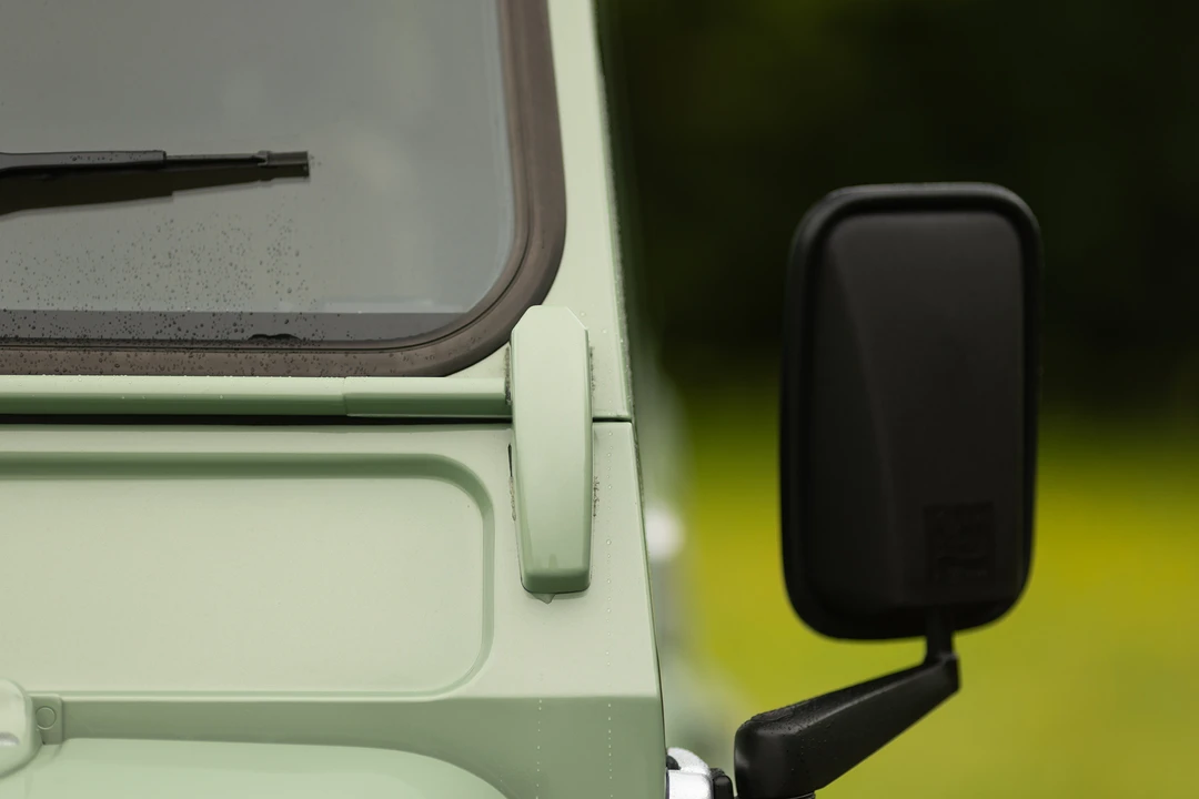 2015 Land Rover Defender 110 - Image 30 of 31