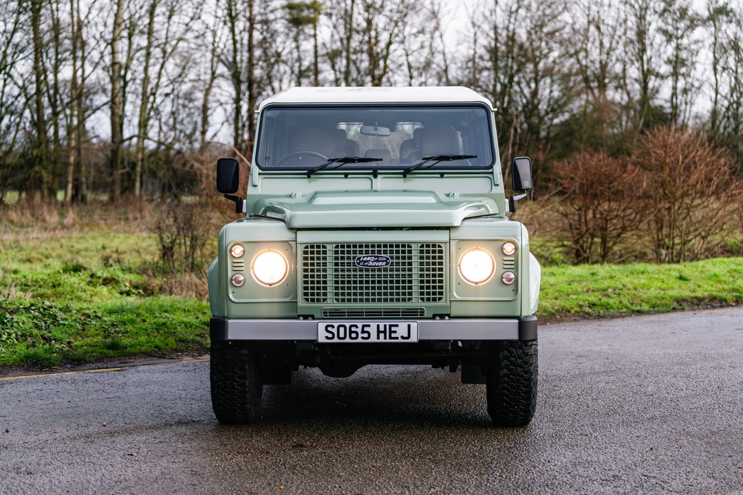 2015 Land Rover Defender 110 - Image 2 of 11