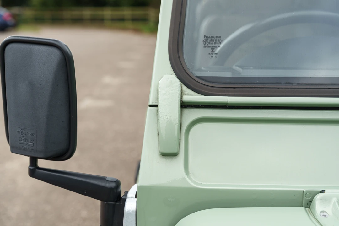 2016 Land Rover Defender 110 - Image 23 of 31