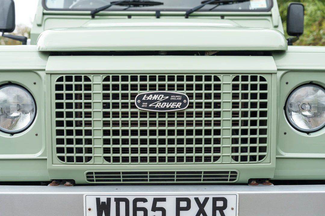 2016 Land Rover Defender 110 - Image 27 of 31