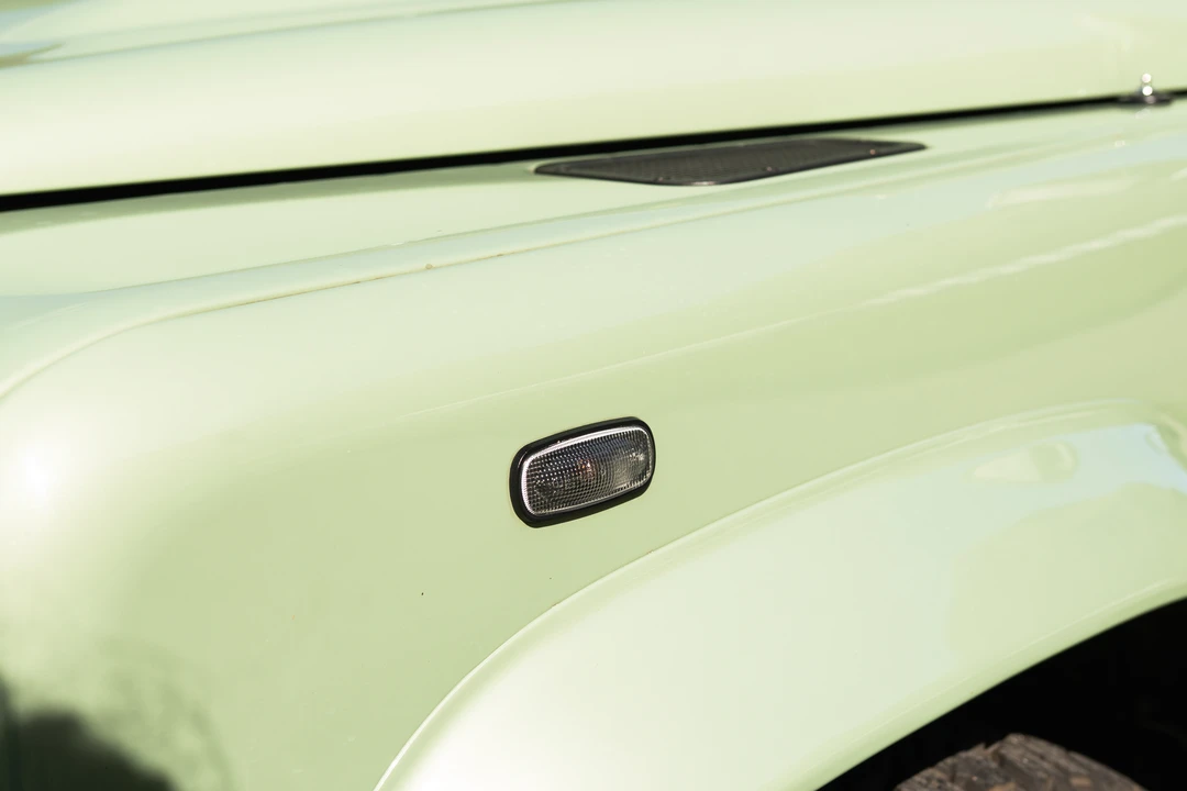 2015 Land Rover Defender 110 - Image 15 of 31