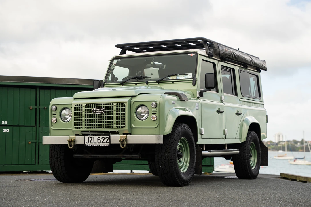 2015 Land Rover Defender 110 - Image 30 of 31