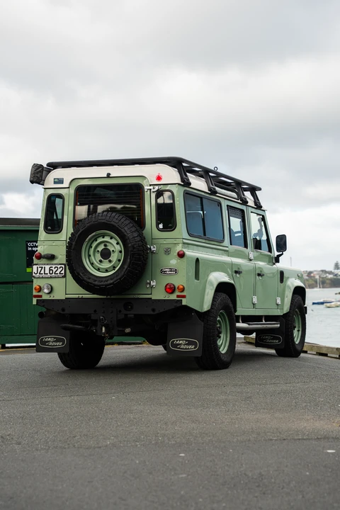 2015 Land Rover Defender 110 - Image 28 of 31