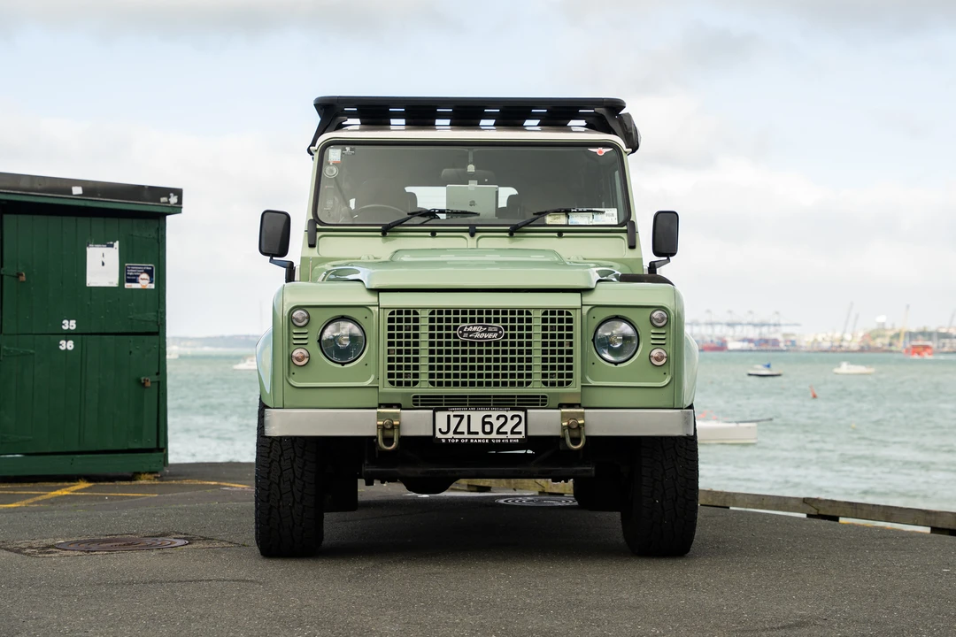 2015 Land Rover Defender 110 - Image 2 of 31