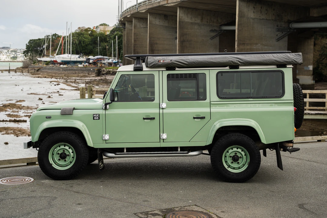 2015 Land Rover Defender 110 - Image 12 of 31