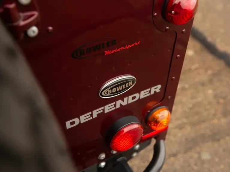 2015 Land Rover Defender 110 - Image 8 of 31
