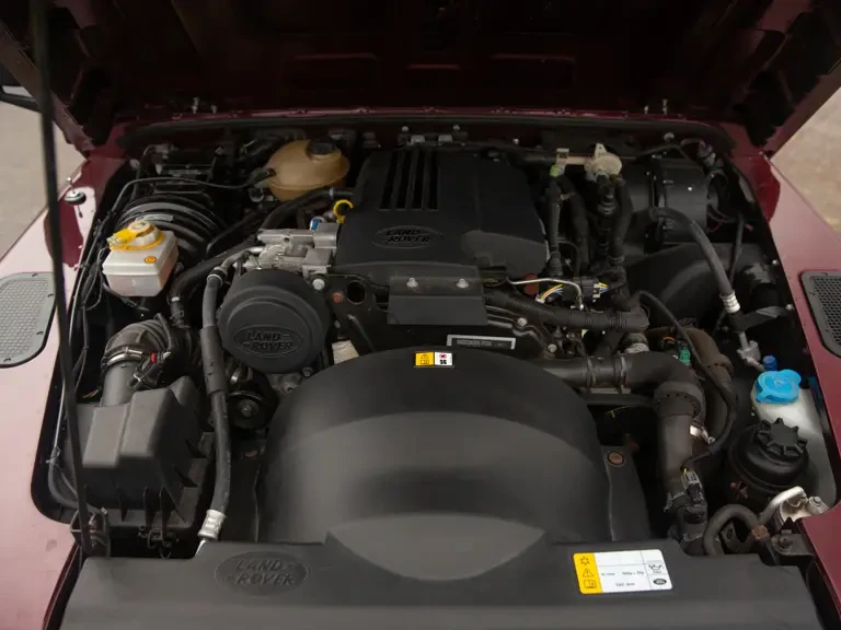 2015 Land Rover Defender 110 - Image 4 of 31