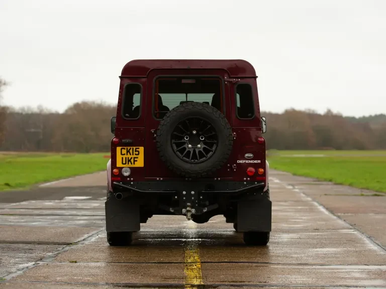 2015 Land Rover Defender 110 - Image 10 of 31