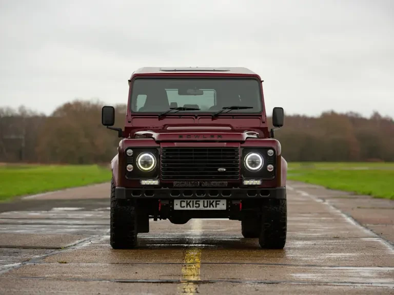 2015 Land Rover Defender 110 - Image 9 of 31