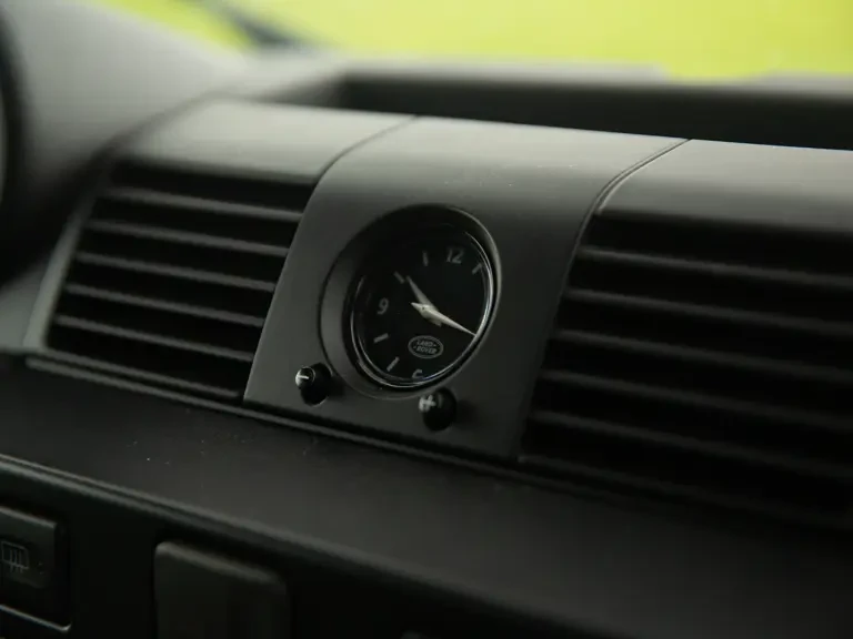 2015 Land Rover Defender 110 - Image 26 of 31
